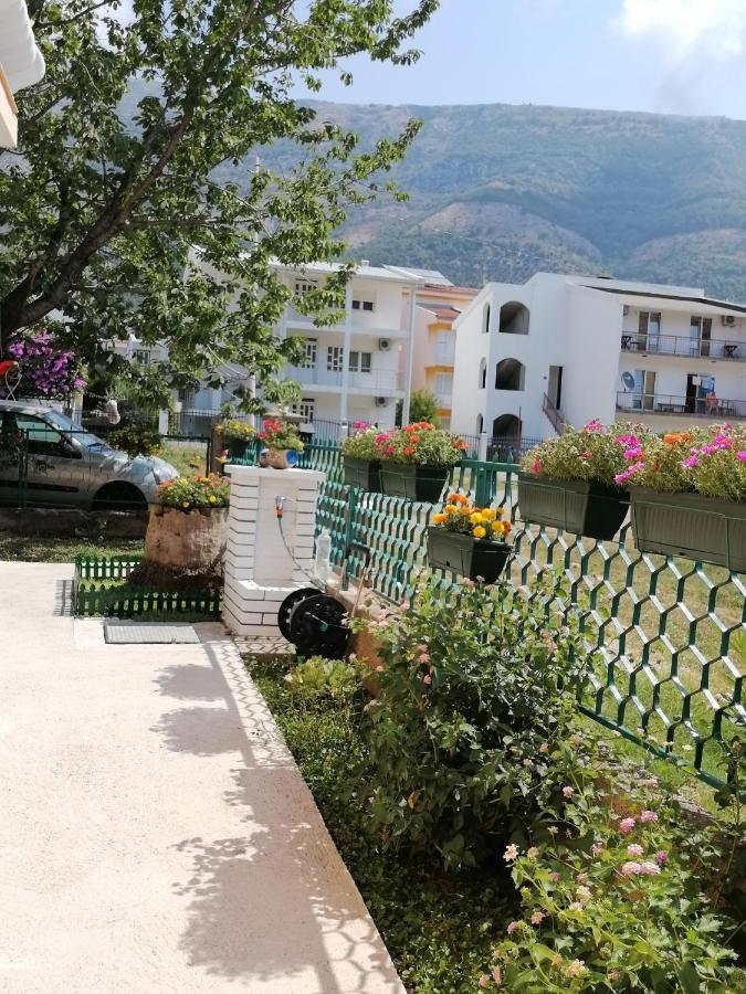 Dom Za Odmor J&S Apartment Sutomore Bagian luar foto