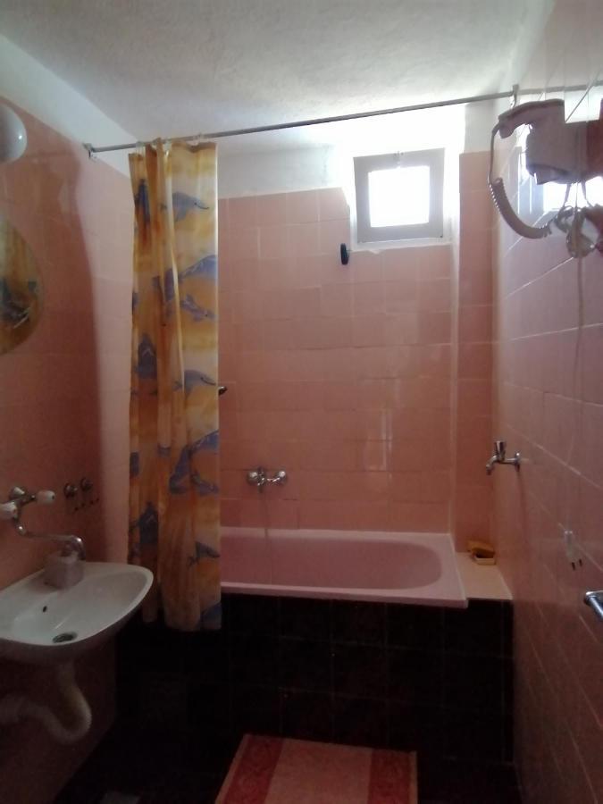 Dom Za Odmor J&S Apartment Sutomore Bagian luar foto