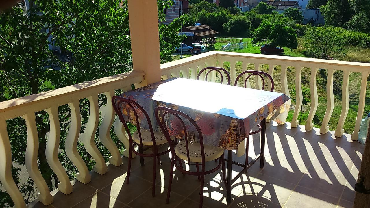 Dom Za Odmor J&S Apartment Sutomore Bagian luar foto