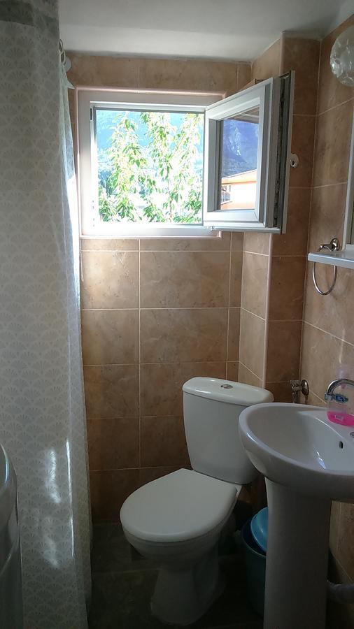 Dom Za Odmor J&S Apartment Sutomore Bagian luar foto