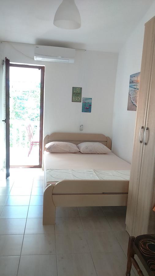 Dom Za Odmor J&S Apartment Sutomore Bagian luar foto
