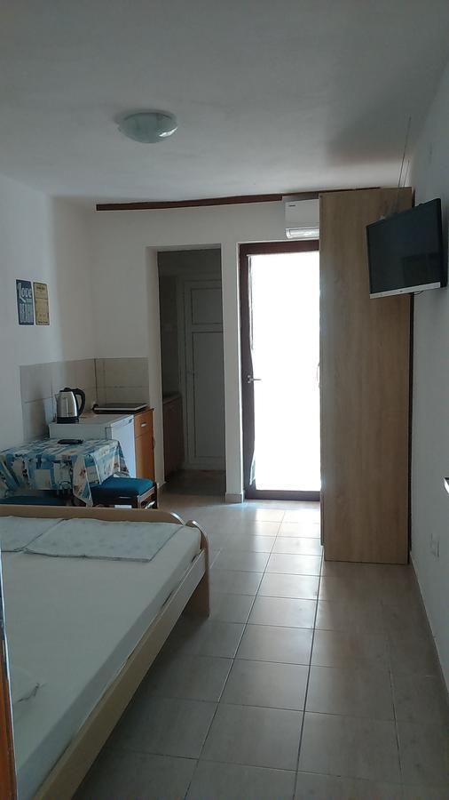 Dom Za Odmor J&S Apartment Sutomore Bagian luar foto