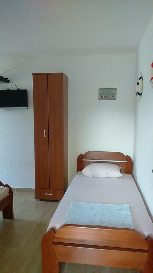 Dom Za Odmor J&S Apartment Sutomore Bagian luar foto
