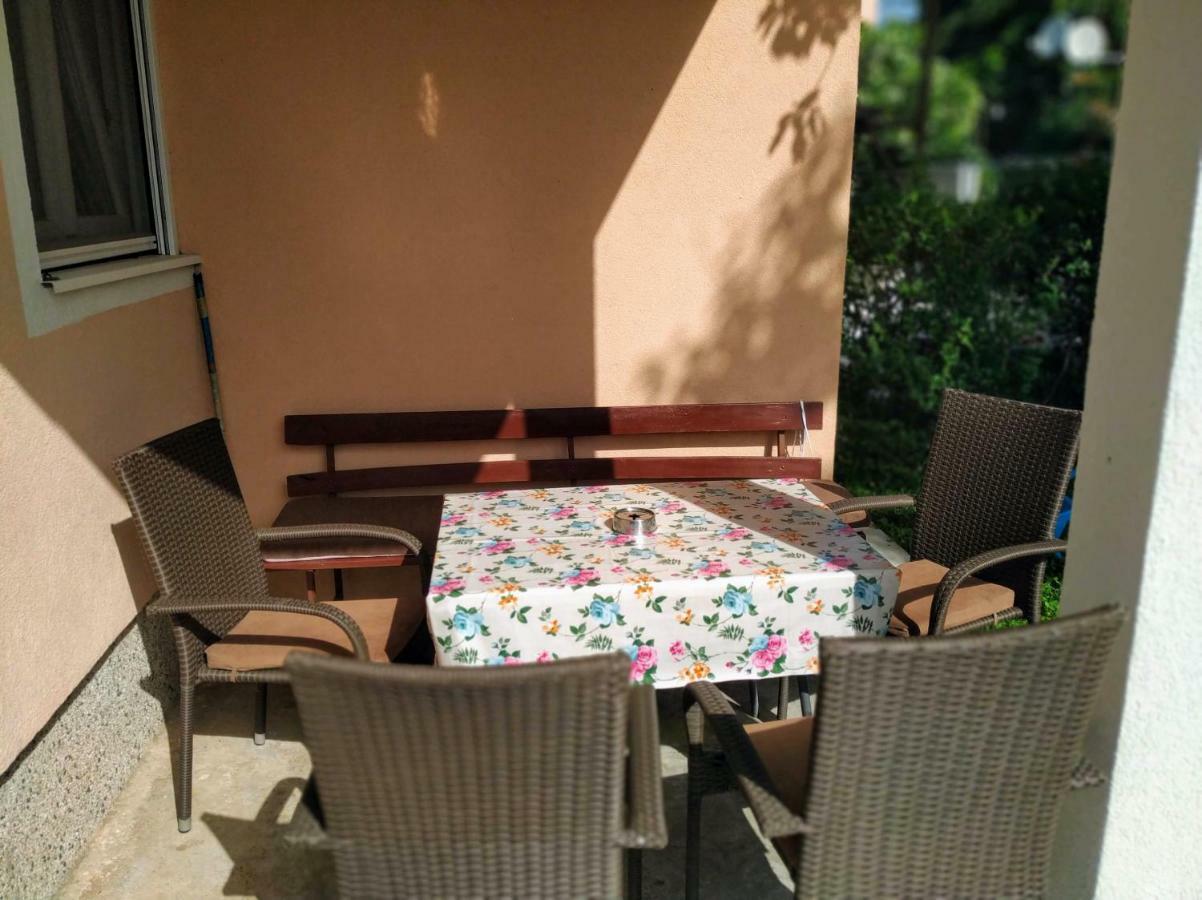 Dom Za Odmor J&S Apartment Sutomore Bagian luar foto