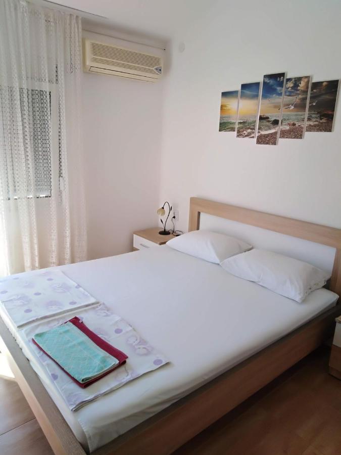 Dom Za Odmor J&S Apartment Sutomore Bagian luar foto