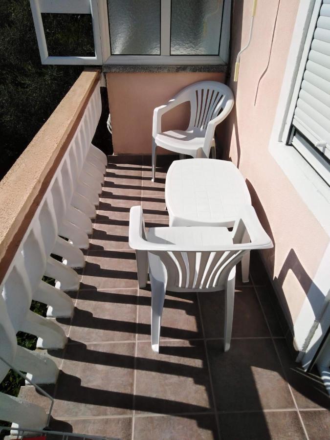 Dom Za Odmor J&S Apartment Sutomore Bagian luar foto